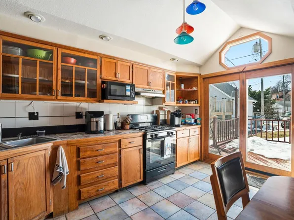 2953 South Kinnickinnic AVENUE, Milwaukee, WI 53207