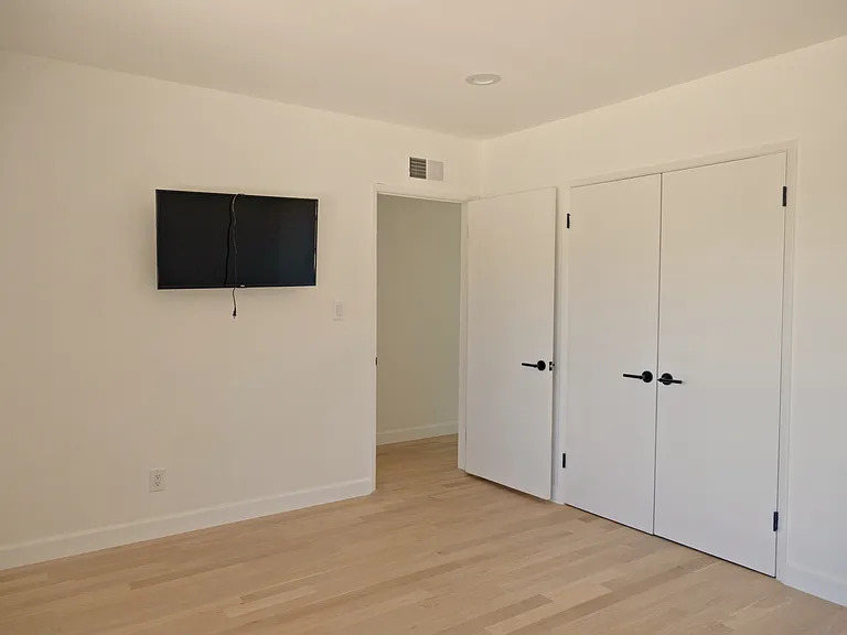 3710 Glenridge Dr — Photo 23
