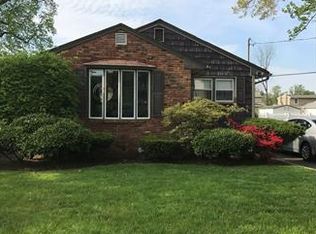 85 W Cedar St, Colonia, NJ 07067