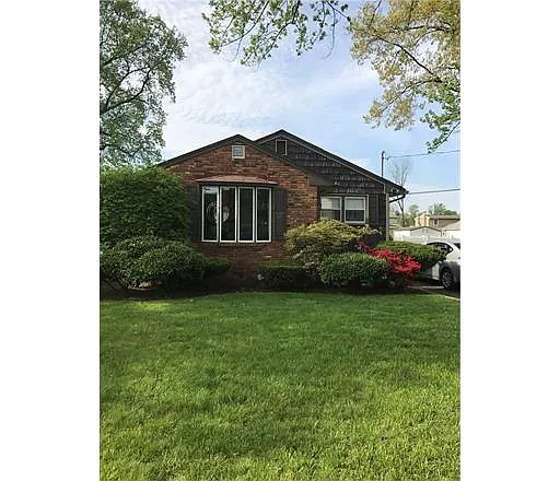 85 W Cedar St photo 1