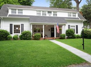 4 Fountain Ter, Scarsdale, NY 10583