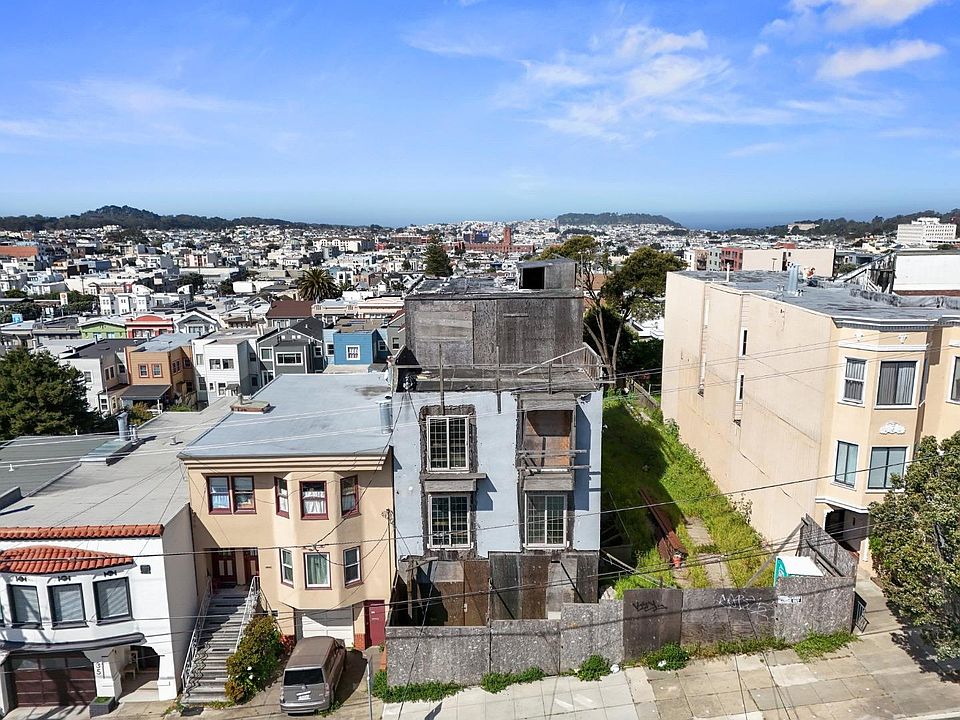 1st image of 21 Wood St #23