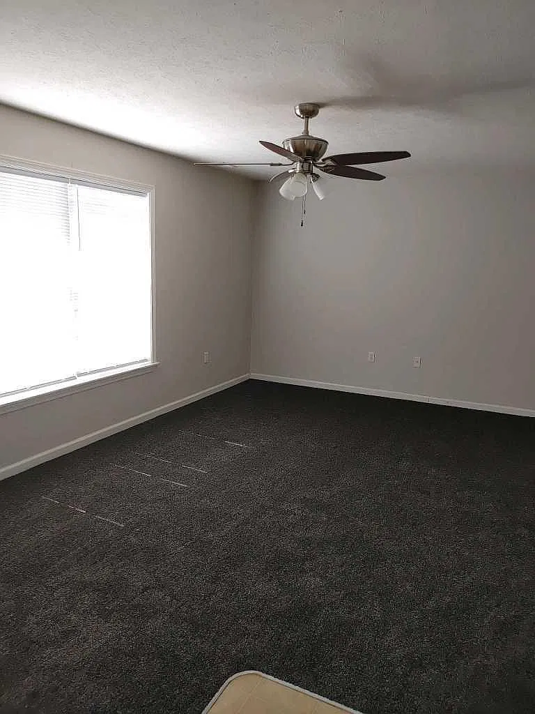 2 bed, 900 sqft, $995 — Photo 3