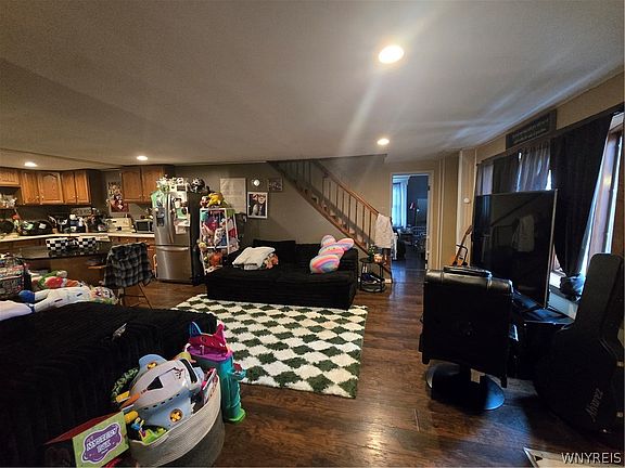 5th image of 12376 Maple Ridge Rd