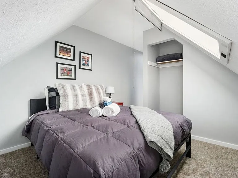 1373 Indianola Ave — Photo 24