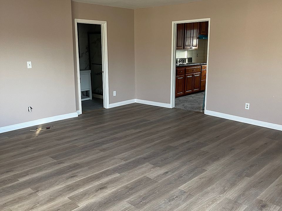 1st image of 378 S La Verne Ave #0