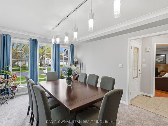 3rd image of 28 Bayshore Dr