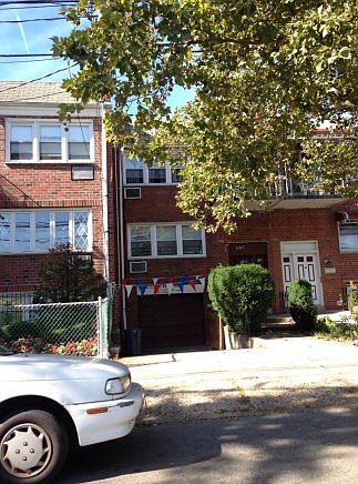 1st image of 918 E 107th St