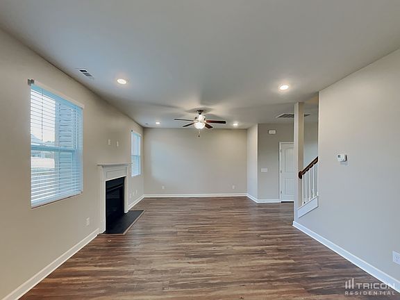 3rd image of 702 Green Meadow Ln