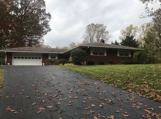 802 N Deer Run Rd, Salem, IN 47167