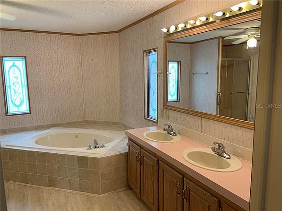 5th image of 1154 SE 95th St