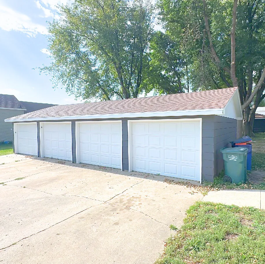 2 bed, 725 sqft, $895 — Photo 2