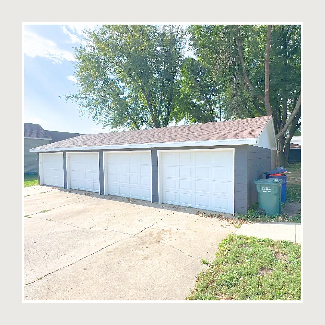Building Photo - 1011 3rd Ave #1