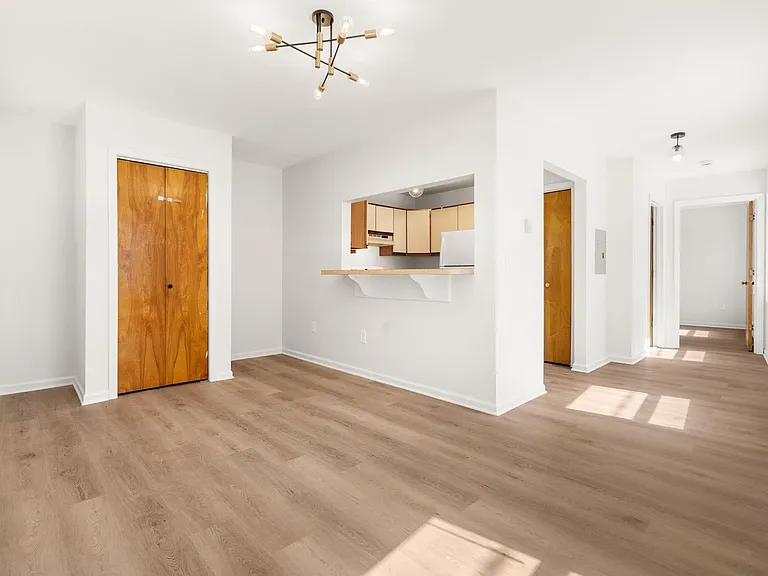 31 Railroad St #10 — Photo 3