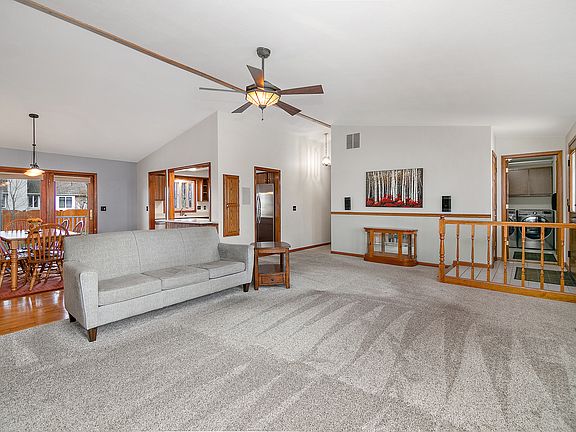 5th image of 1103 Guinevere Ln