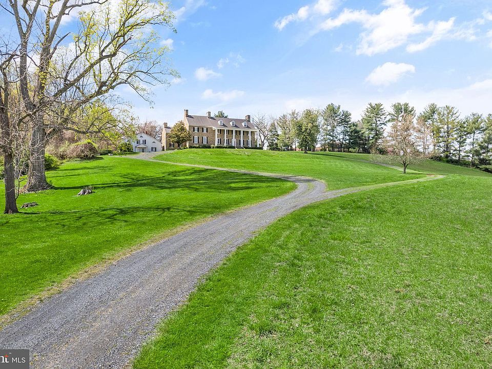 42274 Chestnut Hill Ln, Leesburg, VA 20176 | Zillow