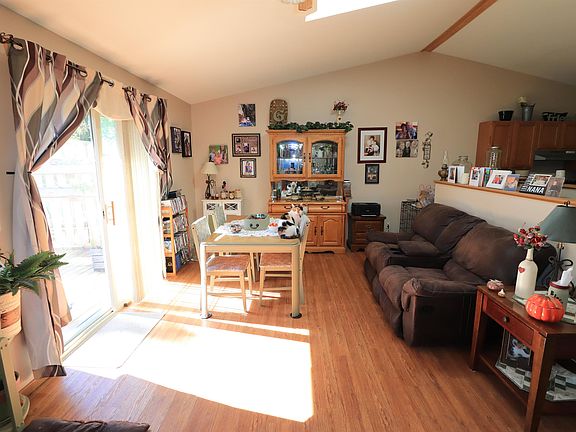 4th image of 602 E Madison #3