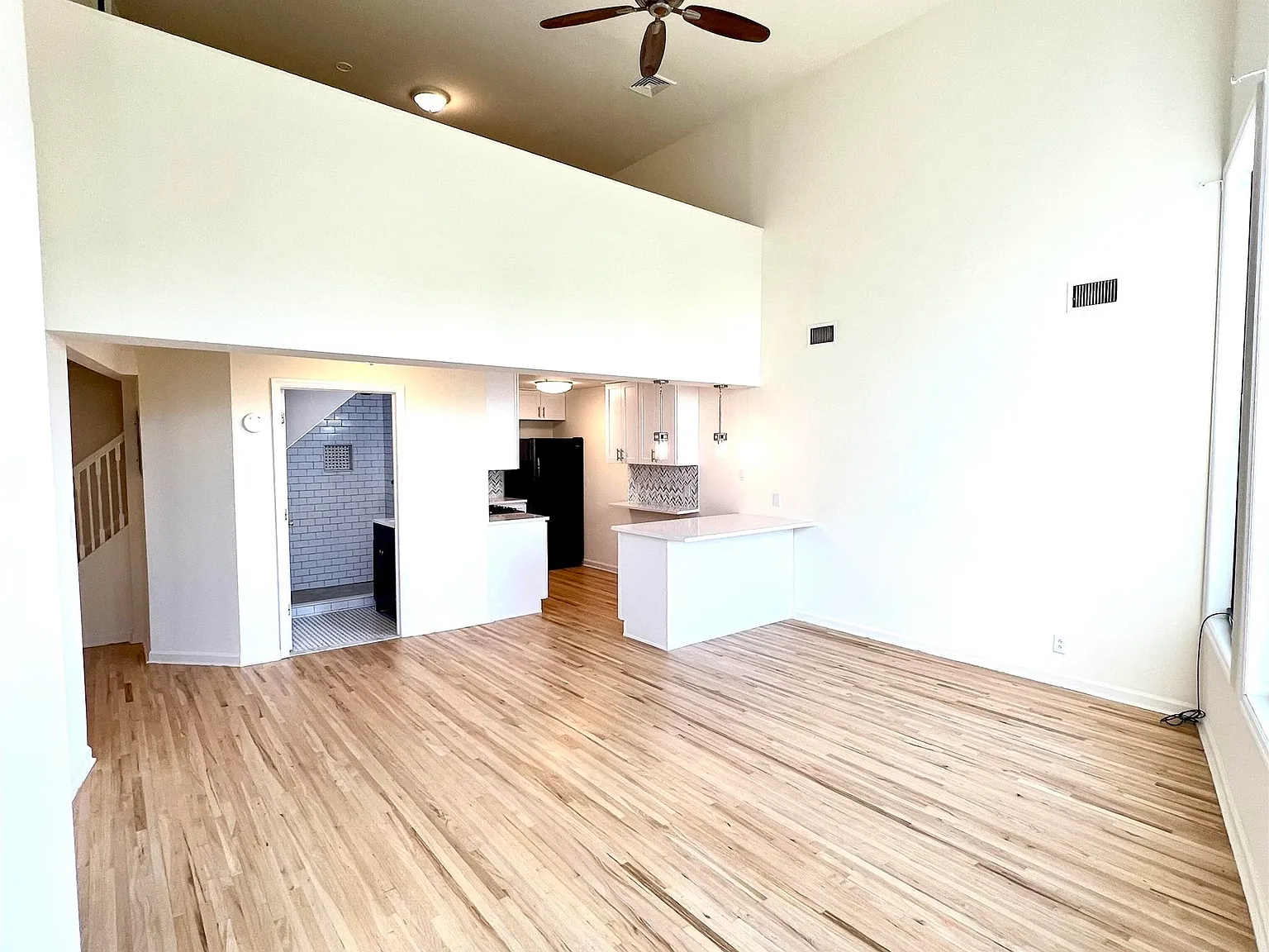 2 bed, 1.0 bath, $2,850 — Photo 4