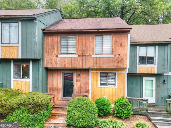 132 Fernbanks Ct, Athens, GA 30605