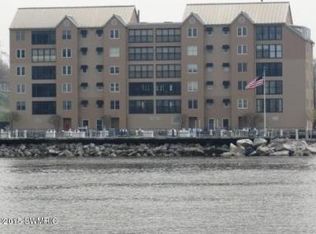 250 Water St, Saint Joseph, MI 49085