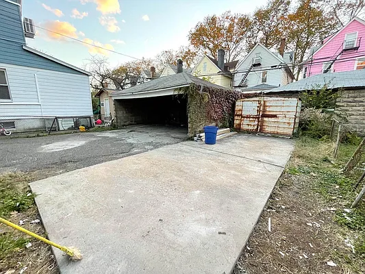 Rented by Yup Realty LLC | media 10