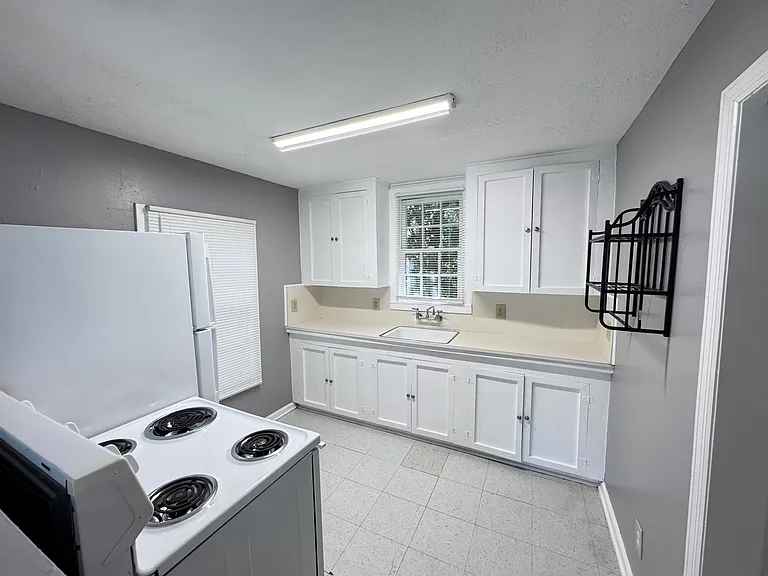 817 N Forest Dr — Photo 10