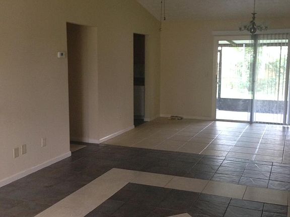 living/dining area
