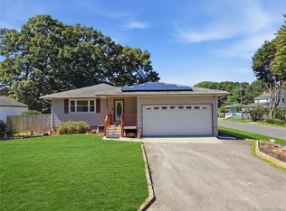 32 Edgewood Street, Mastic, NY 11950