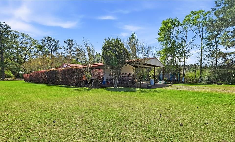 1st image of 220 Elwood Rd