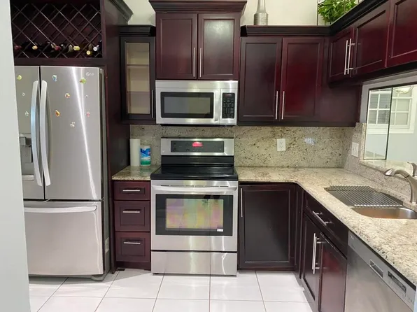 4711 Lucerne Lakes Boulevard E #204, Lake Worth, FL 33467