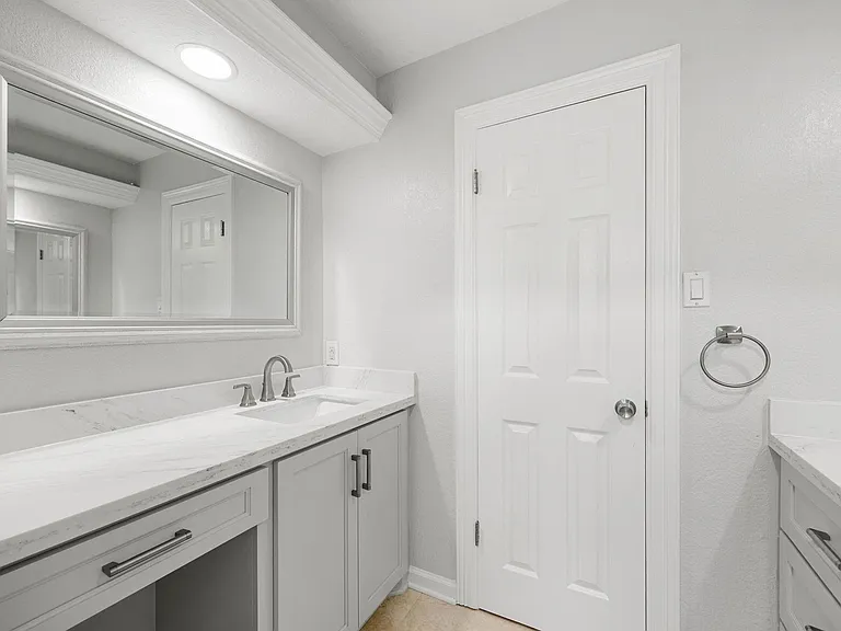 15526 Cabildo Dr — Photo 15