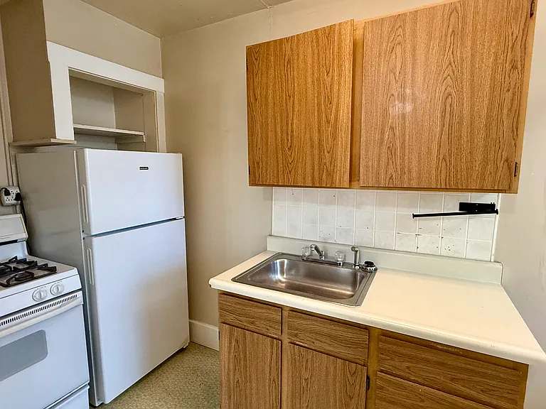 1202 N Corona St #5 — Photo 9
