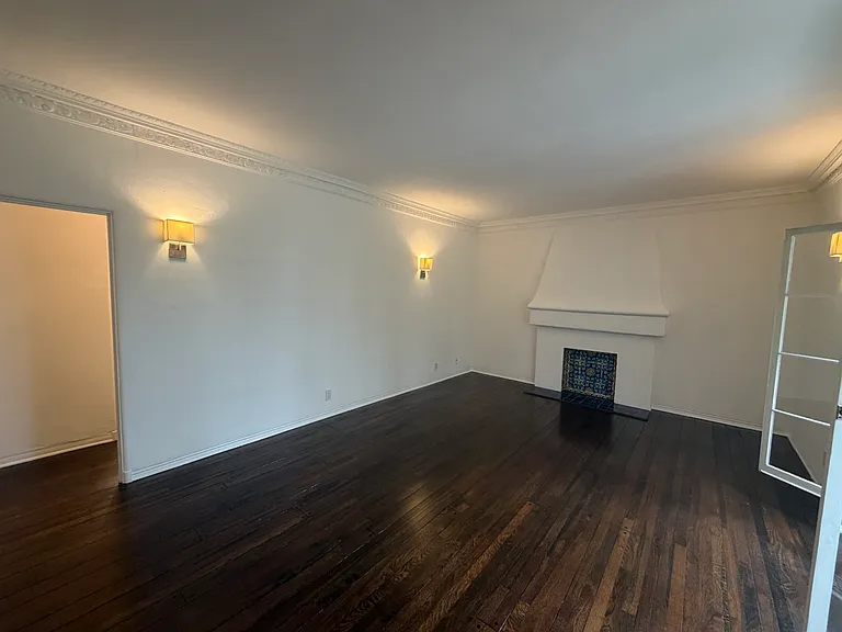 1049 S Orange Grove Ave #1 — Photo 6