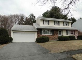 39 Park Dr, East Greenbush, NY 12061