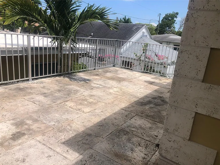 1100 SW 10th St #1 — Photo 10