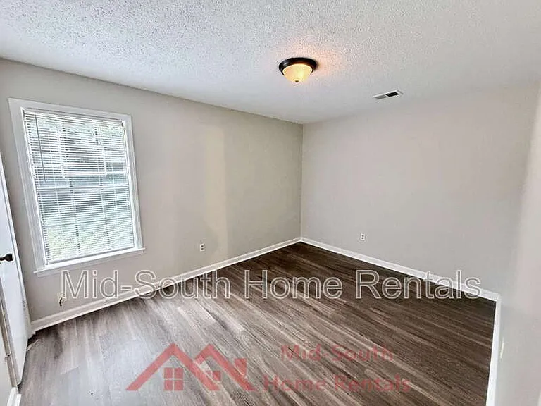 4505 Villagreen Dr — Photo 15