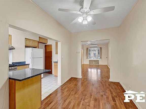 4th image of 2071 E 29th St
