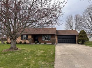 1377 Leon Dr, West Alexandria, OH 45381