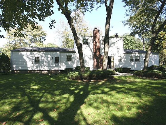 3rd image of 35 Taylor Dr