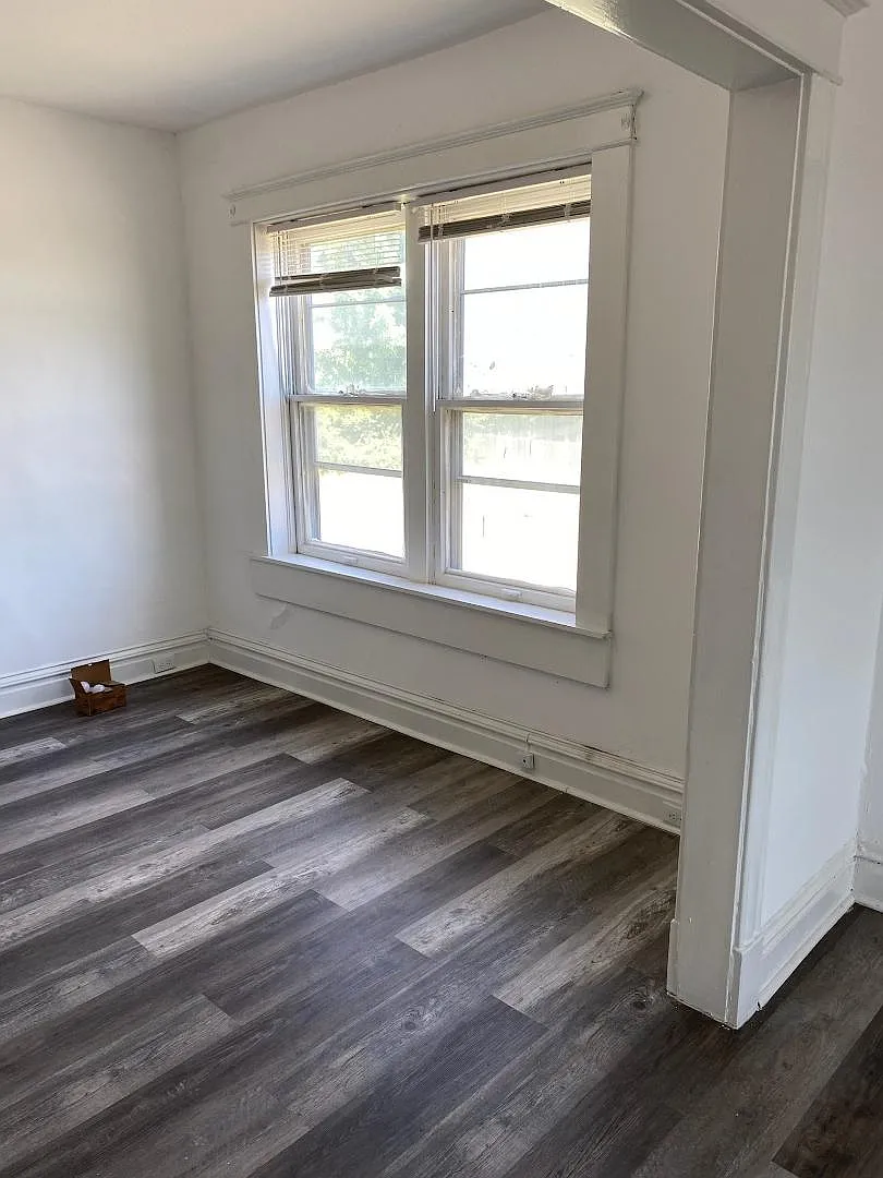 2 bed, 900 sqft, $1,200 — Photo 4