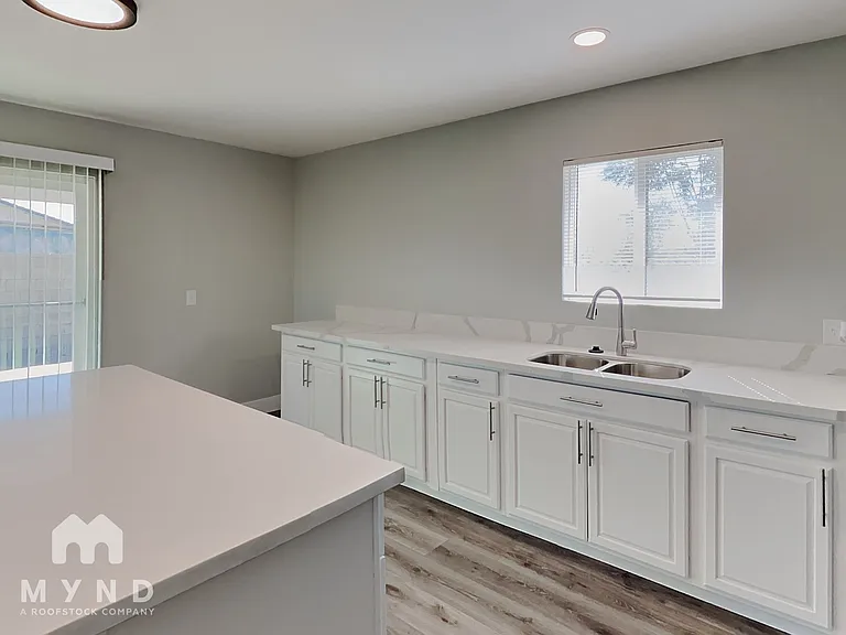 5494 Northridge Ln — Photo 8