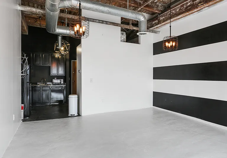 326 Nelson St SW #404 — Photo 1