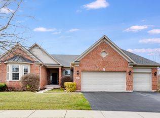 2437 Cape Cod Cir, Elgin, IL 60124