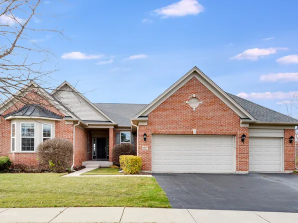 2437 Cape Cod Cir, Elgin, IL 60124