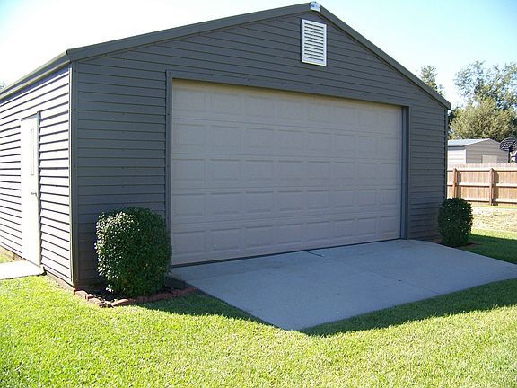 Amazing 768sf Workshop