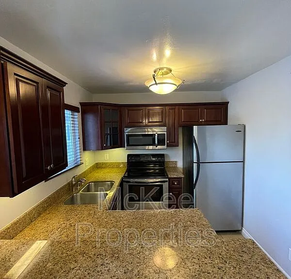 4328 College Ave — Photo 11