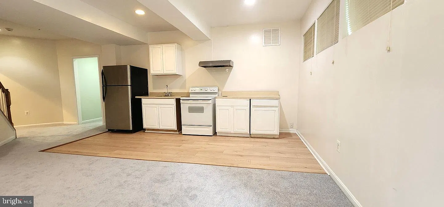 2 bed, 1.0 bath, 1259 sqft, $2,000 — Photo 2