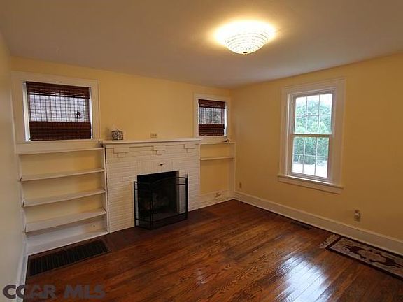 3rd image of 441 E Lamb St