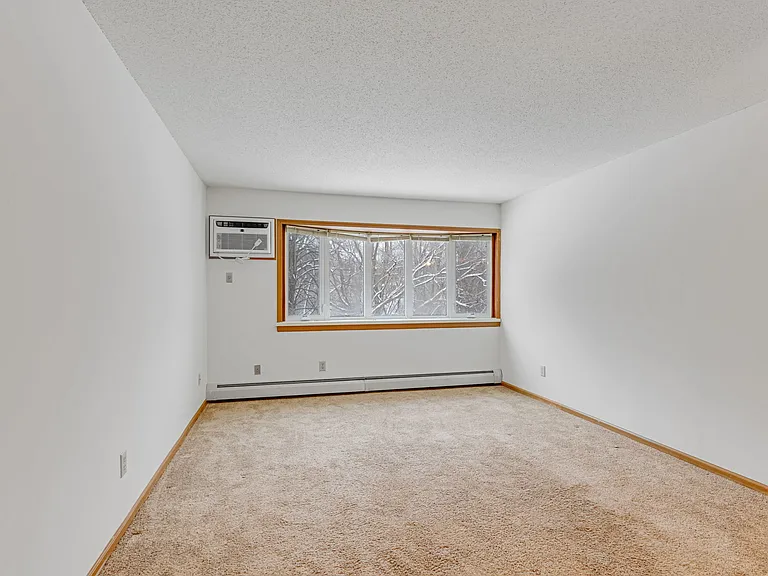 Applewoods Apartments — Photo 11