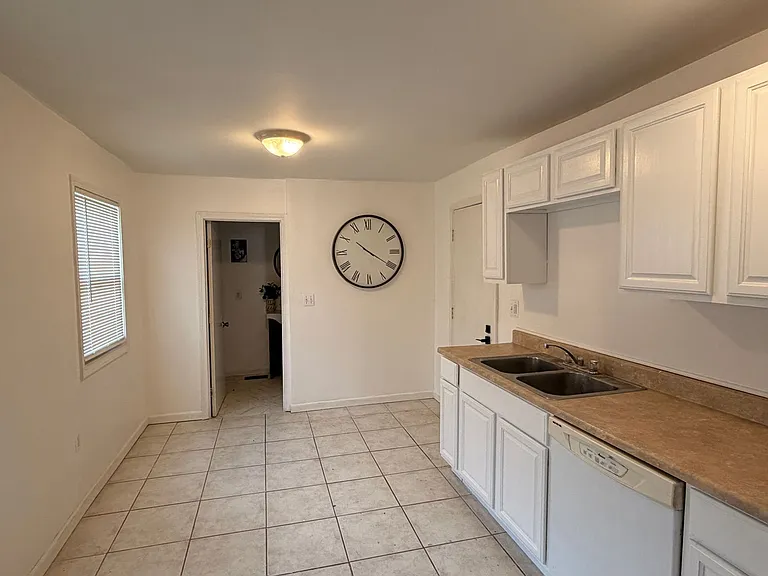 91 Waterly Ave — Photo 8